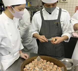点心類の仕込みから仕上げまで