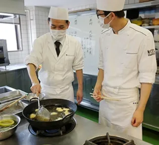 外部講師による実践的授業