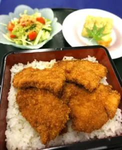 8月9日　10:00～日本料理「タレカツ丼」