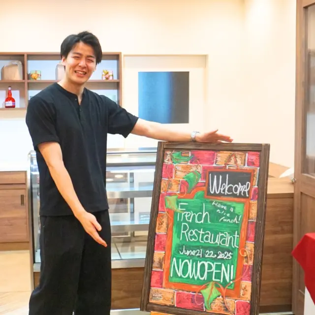 パンフモデル第6弾✨
県外へ就職した卒業生が遊びに来てくれました🌈
昨年度はもてなす側の学生レストランに今回はもてなされる側のお客様として来てくれました！
ありがとう☆

#新潟調理師専門学校 #NCTS #卒業生 #学生レストラン #近況報告 #それぞれの道 #刺激